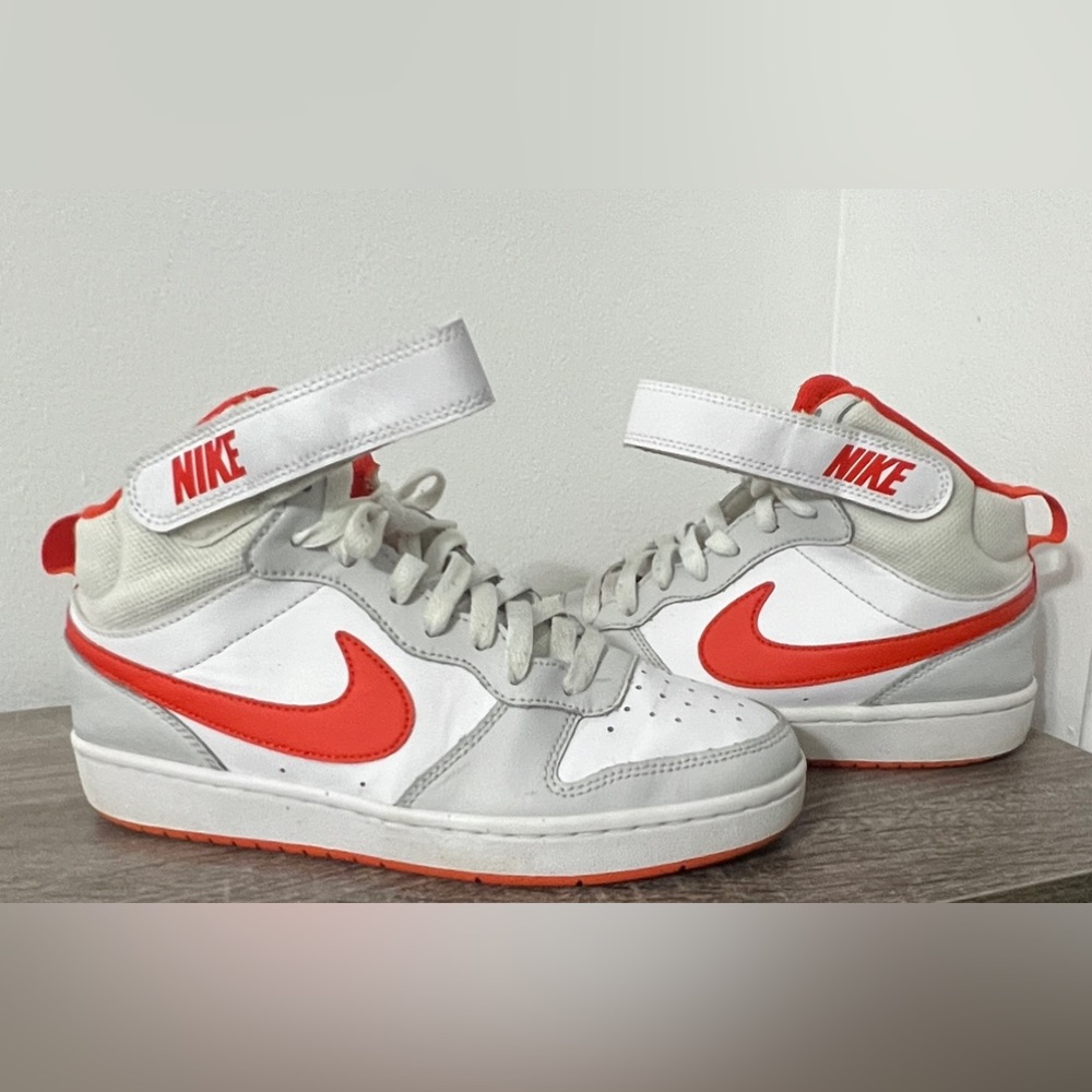 Nike Kids' Grade School Court Borough size 6Y